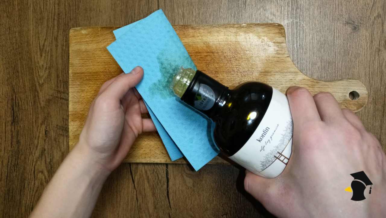 olivovy-olej-na-obnovenie-drevaaa