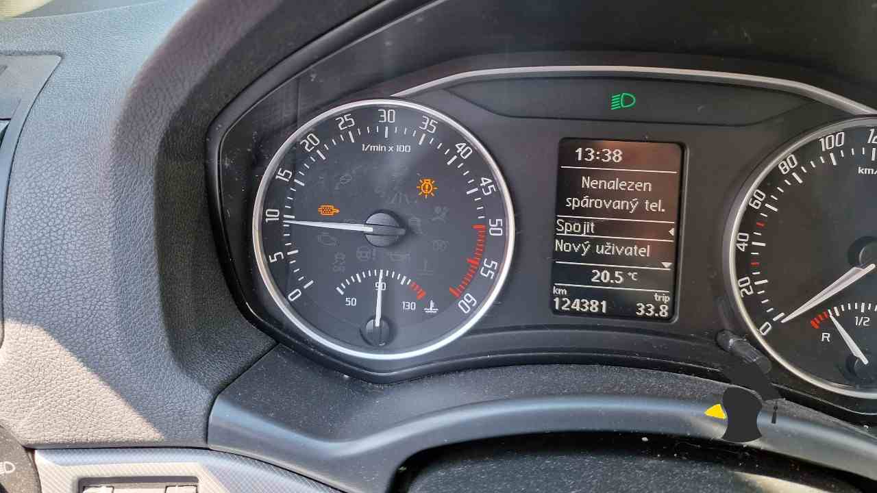 pocet najazdenych kilometrov tachometer auto